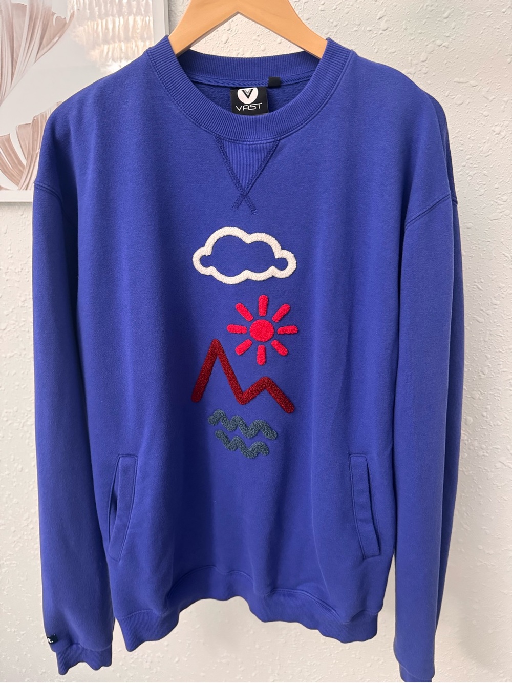 Royal Blue Embroidered Graphic Crewneck Sweater GUC